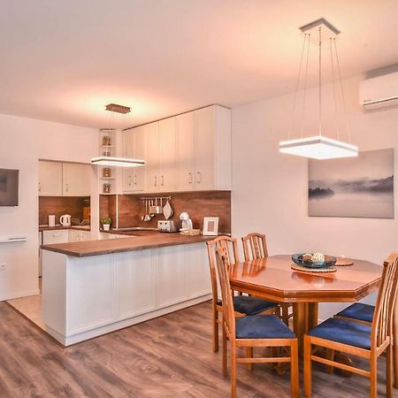 South Park, Vitosha View, 2-Bdr, 2-Bthr Apartment By Flat Mаnager Sofia Exterior photo